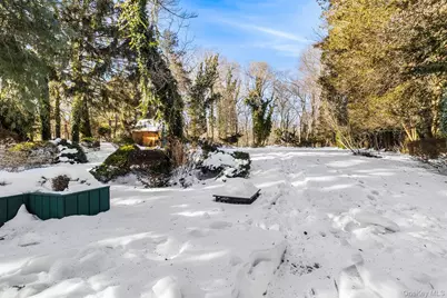 43 Lewis Court, Huntington Station, NY 11746 - Photo 3