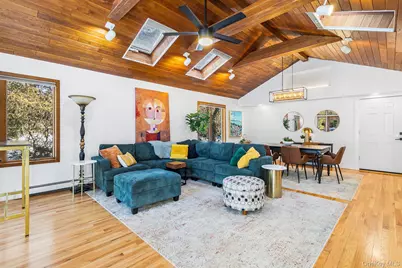 43 Lewis Court, Huntington Station, NY 11746 - Photo 21