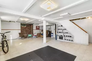 43 Lewis Ct, Huntington Station, NY 11746 - Photo 37