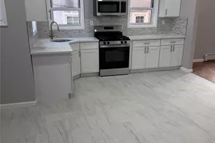 13-56 Eggert Pl, Far Rockaway, NY 11691 - Photo 7