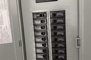 13-56 Eggert Pl, Far Rockaway, NY 11691 - Photo 23