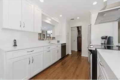 974 Mildred Drive, Baldwin, NY 11510 - Photo 9