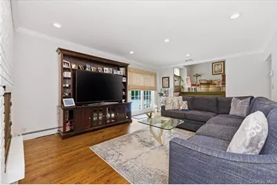 974 Mildred Drive, Baldwin, NY 11510 - Photo 7