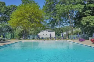 609 Fox Hill Dr, Calverton, NY 11933 - Photo 39