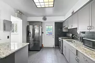 23 Frank St, Brentwood, NY 11717 - Photo 7