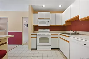 964 Skyline Dr, Coram, NY 11727 - Photo 13