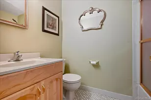 964 Skyline Dr, Coram, NY 11727 - Photo 21