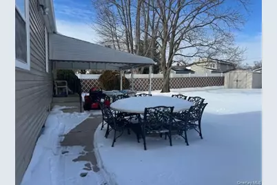 344 Rose Street, Massapequa Park, NY 11762 - Photo 15