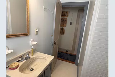 8 Marshall Road #B, Poughkeepsie, NY 12603 - Photo 3