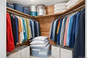 890 Thompson Dr, Bay Shore, NY 11706 - Photo 9