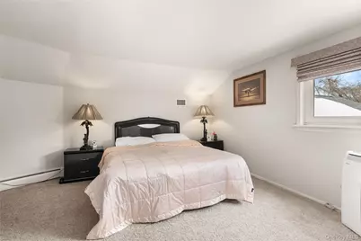 890 Thompson Drive, Bay Shore, NY 11706 - Photo 15