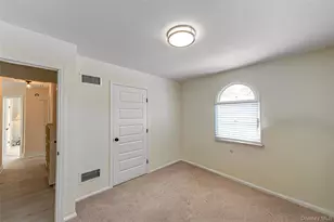 5 Breslau St, Bay Shore, NY 11706 - Photo 19