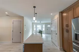 5 Breslau St, Bay Shore, NY 11706 - Photo 9