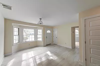 5 Breslau Street, Bay Shore, NY 11706 - Photo 3