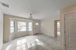 5 Breslau St, Bay Shore, NY 11706 - Photo 3