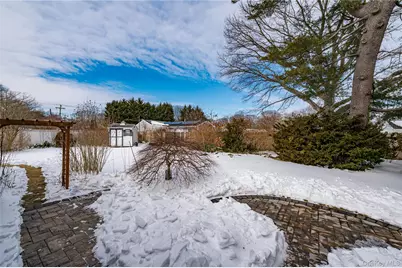 5 Breslau Street, Bay Shore, NY 11706 - Photo 23