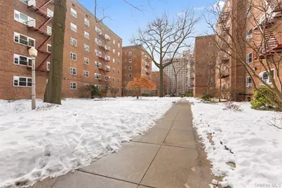 44-59 Kissena Boulevard #4J, Flushing, NY 11355 - Photo 7