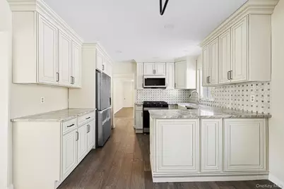 17 Montclair Street, Port Jefferson Station, NY 11776 - Photo 9