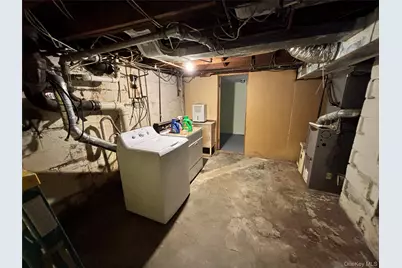 355 Pinelawn Avenue, Copiague, NY 11726 - Photo 13