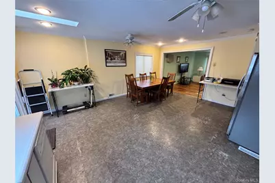 355 Pinelawn Avenue, Copiague, NY 11726 - Photo 5