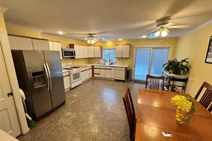 355 Pinelawn Ave, Copiague, NY 11726 - Photo 3