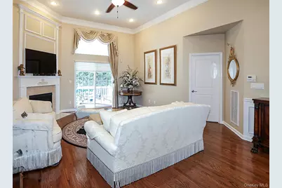 106 Victoria Place, Melville, NY 11747 - Photo 15