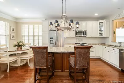 106 Victoria Place, Melville, NY 11747 - Photo 7