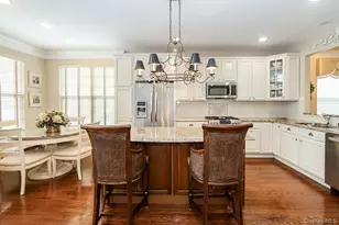 106 Victoria Pl, Melville, NY 11747 - Photo 7