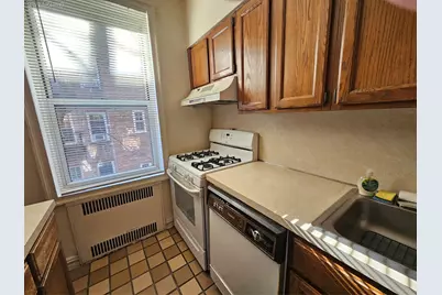 111-39 76th Road #E4, Forest Hills, NY 11375 - Photo 9