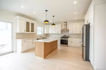 2910 Yale Place, Baldwin, NY 11510 - Photo 5