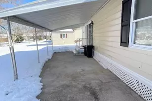 1661 Old Country Rd, Riverhead, NY 11901 - Photo 13