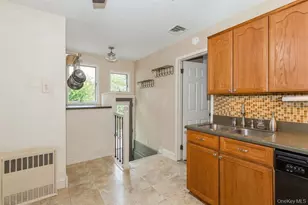 109 Roosevelt Ave, Sayville, NY 11782 - Photo 9