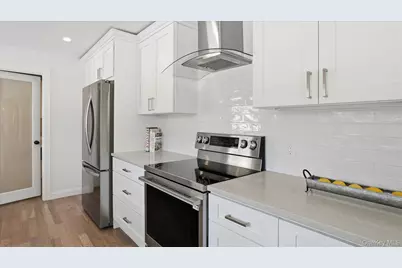 46 Sycamore Circle, Stony Brook, NY 11790 - Photo 11