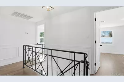 46 Sycamore Circle, Stony Brook, NY 11790 - Photo 19