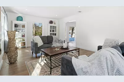 46 Sycamore Circle, Stony Brook, NY 11790 - Photo 5