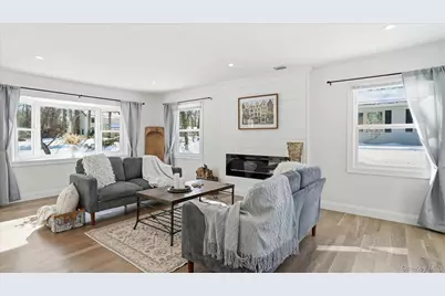 46 Sycamore Circle, Stony Brook, NY 11790 - Photo 7