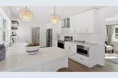 46 Sycamore Circle, Stony Brook, NY 11790 - Photo 9