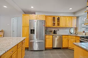 947 Glenwood Rd, West Hempstead, NY 11552 - Photo 15