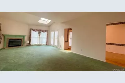 28 Willow Ridge Drive, Smithtown, NY 11787 - Photo 19