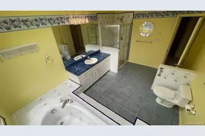 28 Willow Ridge Drive, Smithtown, NY 11787 - Photo 21