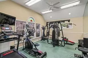 28 Willow Ridge Dr, Smithtown, NY 11787 - Photo 35