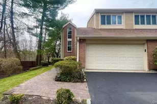 28 Willow Ridge Dr, Smithtown, NY 11787 - Photo 3