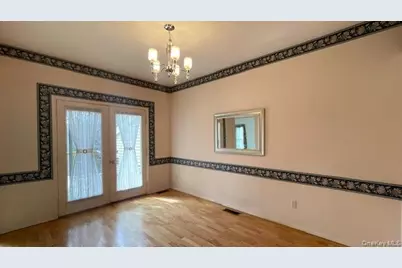 28 Willow Ridge Drive, Smithtown, NY 11787 - Photo 9