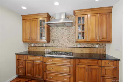 5 Metcale Lane, East Northport, NY 11731 - Photo 9