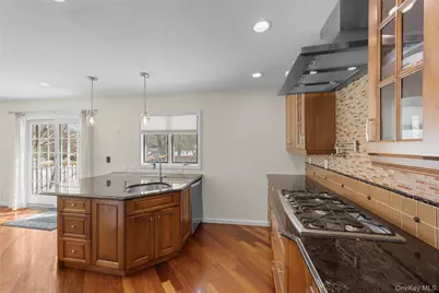 5 Metcale Lane, East Northport, NY 11731 - Photo 9