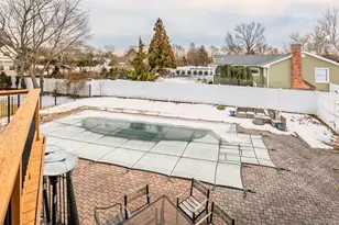 5 Metcale Ln, East Northport, NY 11731 - Photo 27