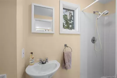 5 Metcale Lane, East Northport, NY 11731 - Photo 19