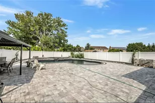 3012 Mandalay Beach Rd, Wantagh, NY 11793 - Photo 25