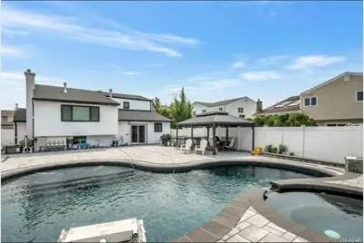 3012 Mandalay Beach Road, Wantagh, NY 11793 - Photo 27