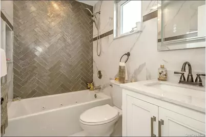 3012 Mandalay Beach Road, Wantagh, NY 11793 - Photo 17